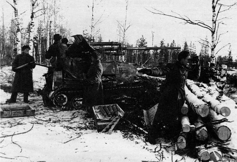 Артиллерийский тягач Т-20 Комсомолец